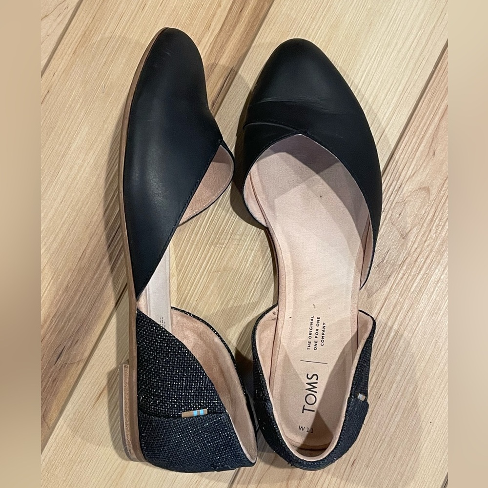 TOMS Black Julie Leather D'Orsay Ballet Flat - Women Size 11